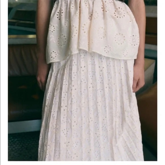 New Zara Limited edition - Open Eyelet Embroidered Patchwork Pleated Skirt - Picture 3 of 13